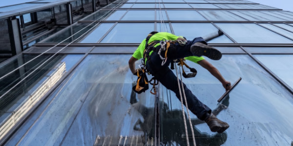 Limpieza de ventanas en altura